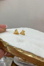 Cargar imagen en el visor de la galería, Triangle Earrings
